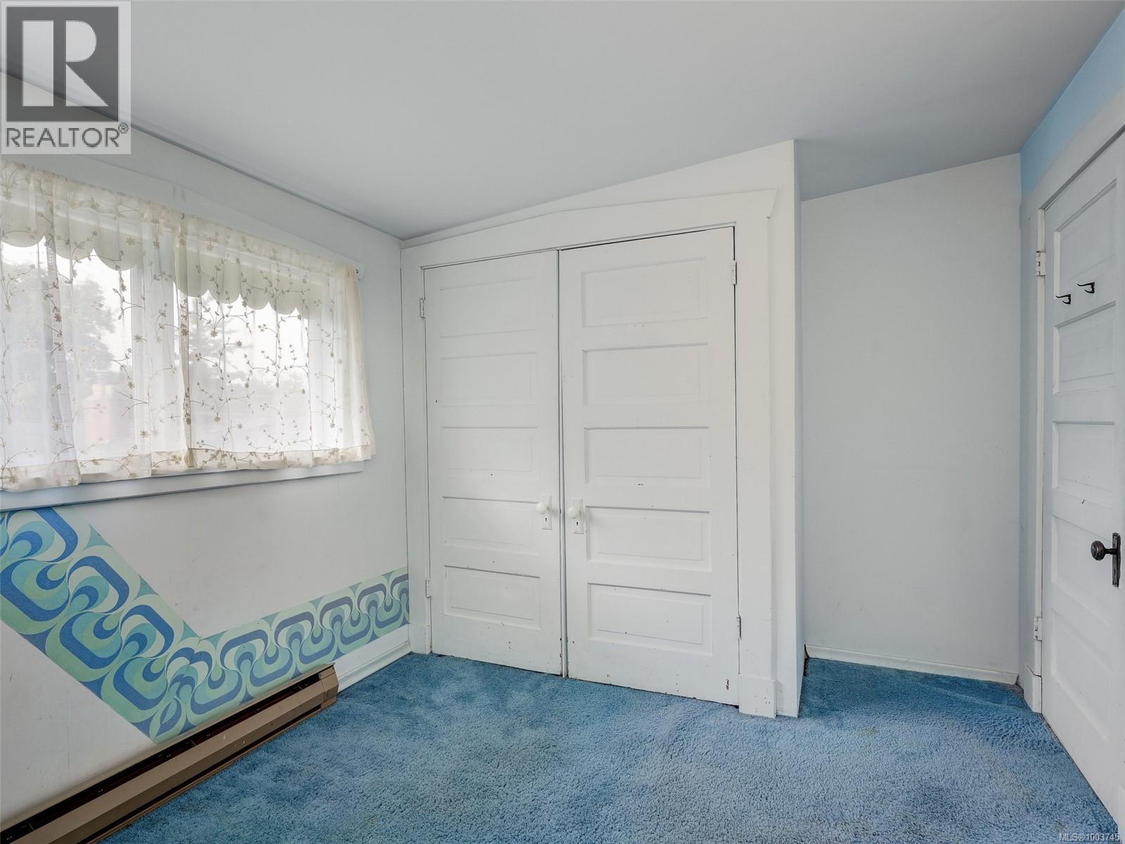 273 Linden Ave, Victoria
