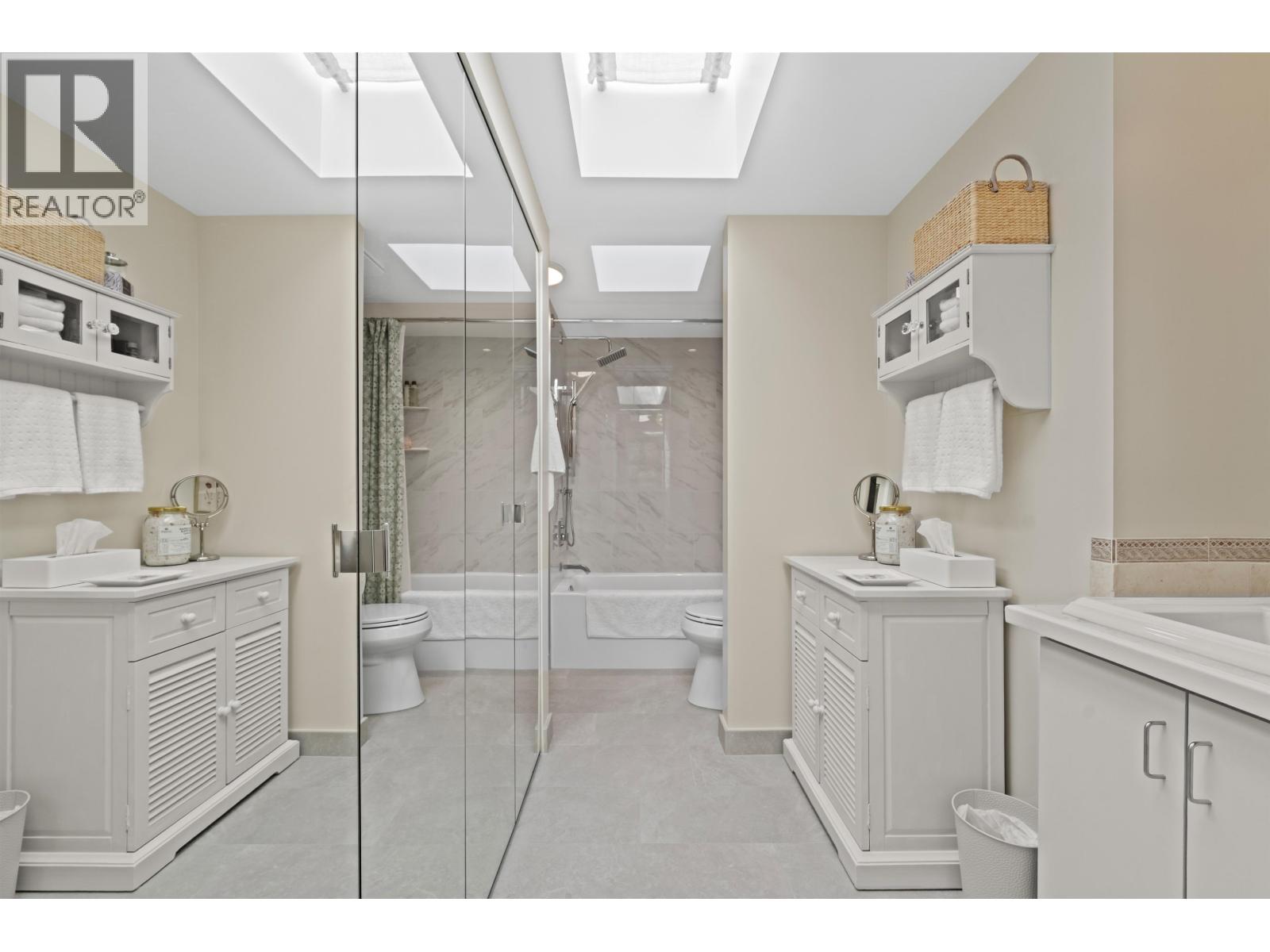 48 2250 FOLKESTONE WAY, West Vancouver