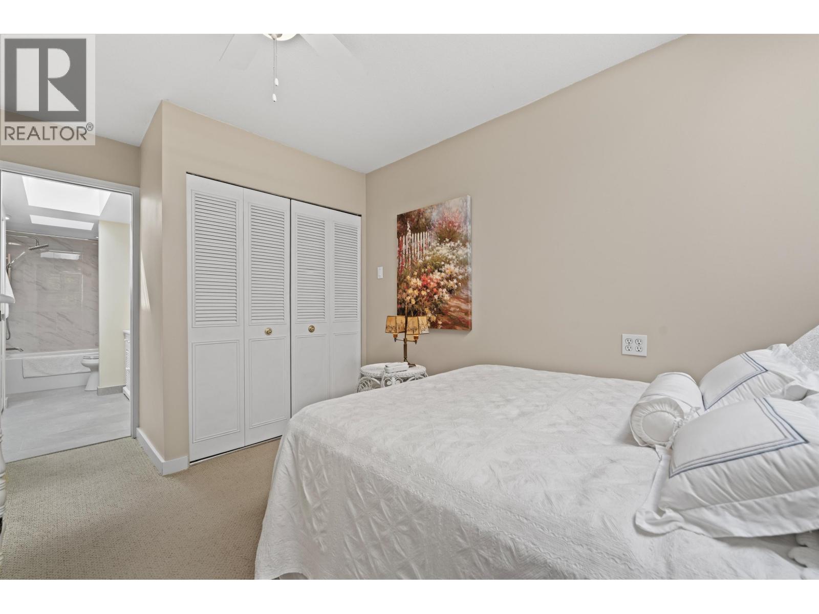 48 2250 FOLKESTONE WAY, West Vancouver