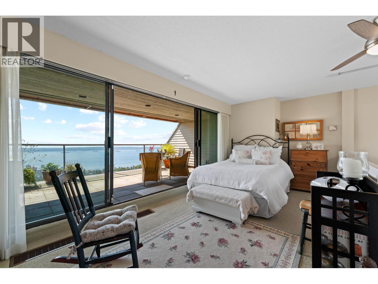 48 2250 FOLKESTONE WAY, West Vancouver
