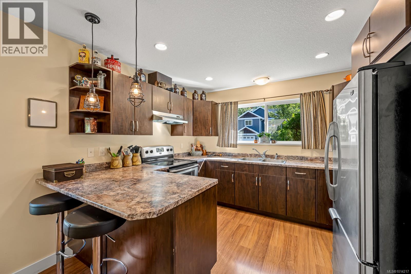19 3400 Coniston Cres, Cumberland