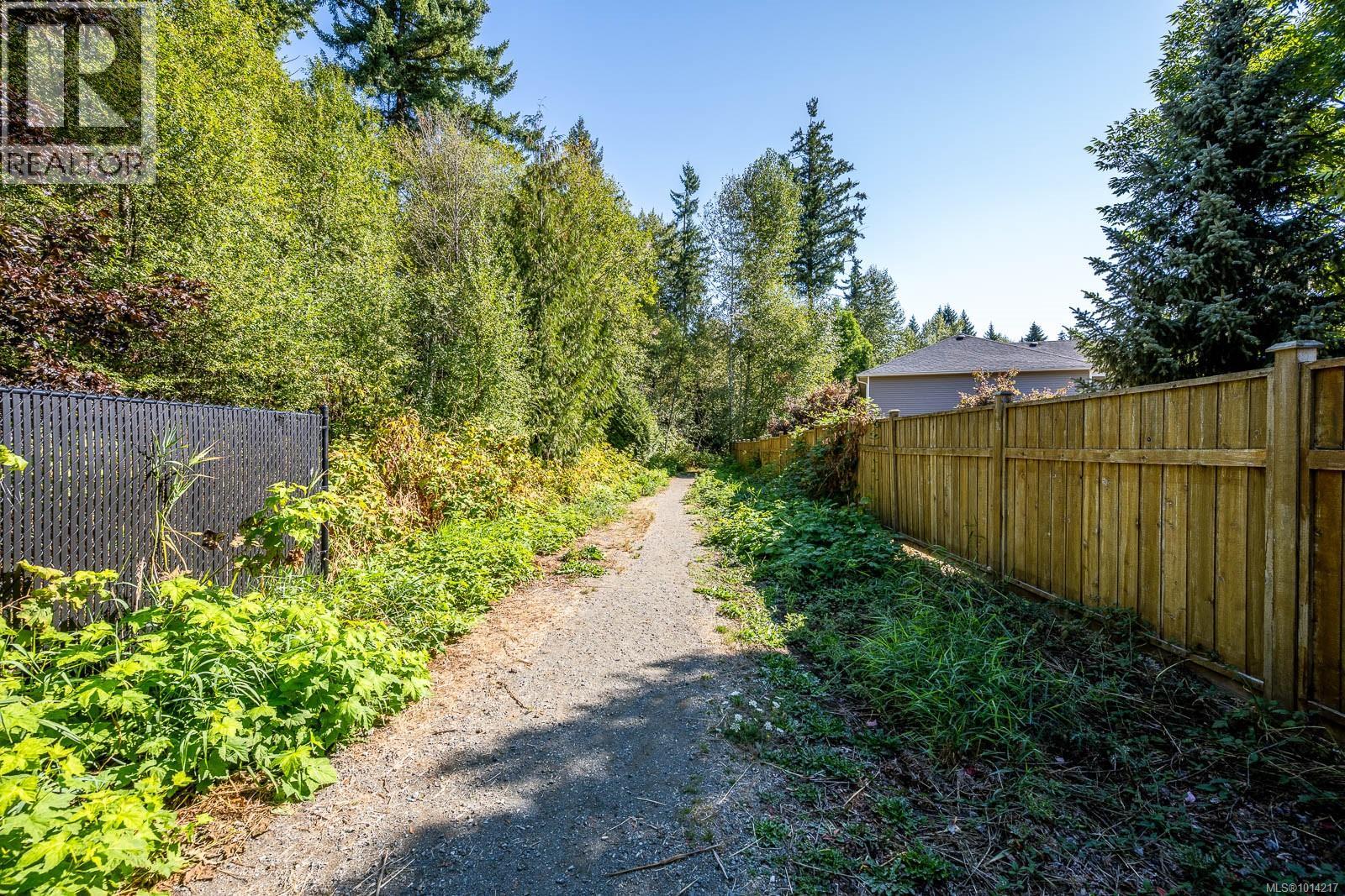 19 3400 Coniston Cres, Cumberland