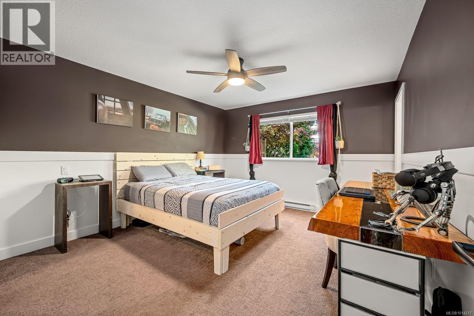 19 3400 Coniston Cres, Cumberland