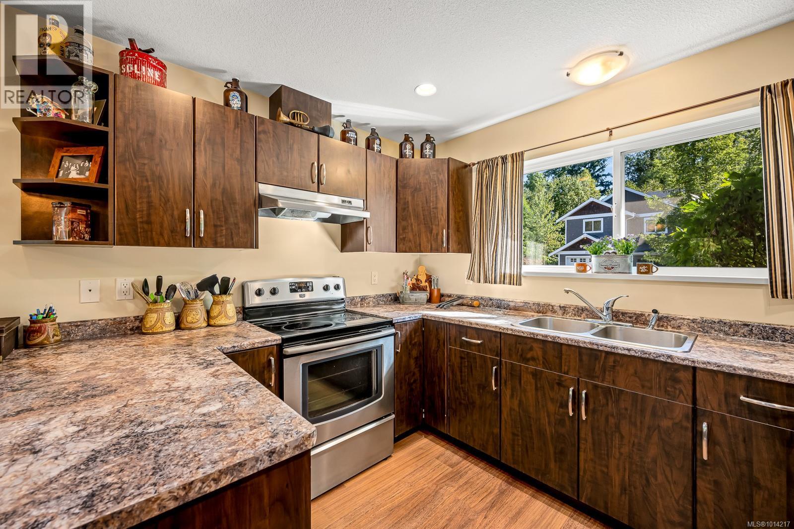 19 3400 Coniston Cres, Cumberland