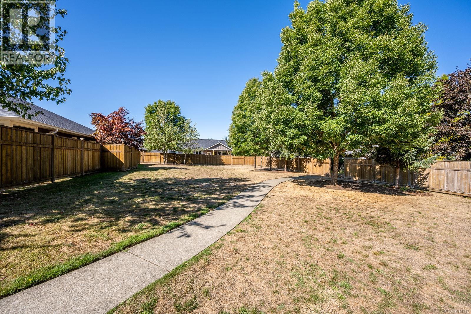 19 3400 Coniston Cres, Cumberland