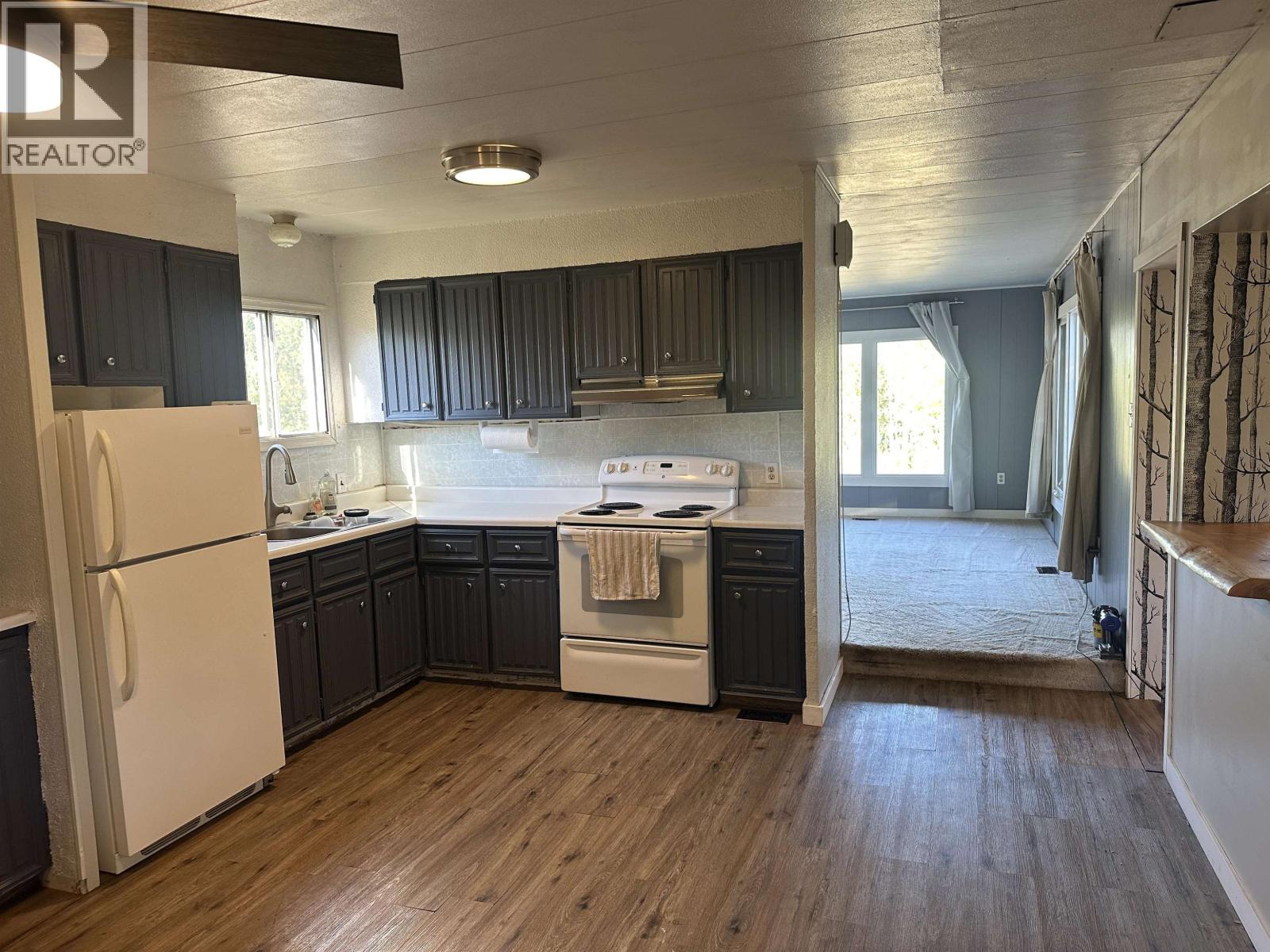 693 OAK ROAD, Vanderhoof