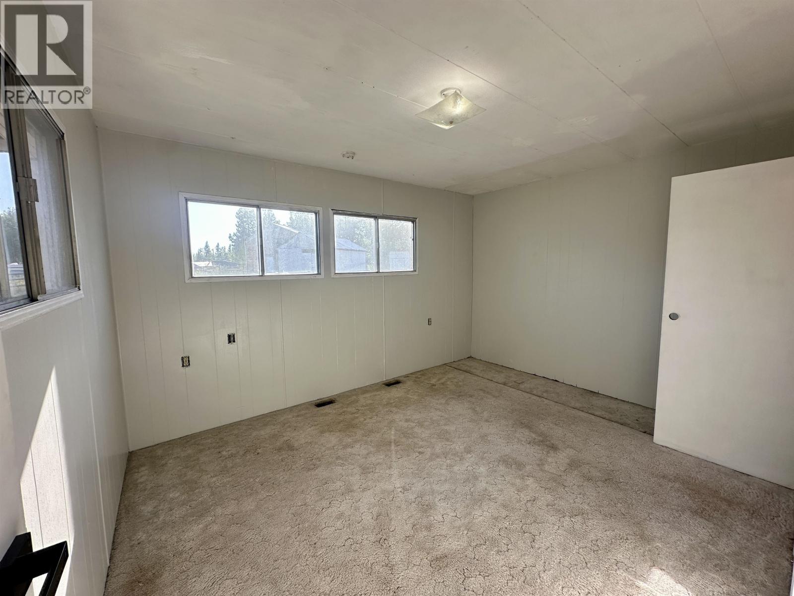 693 OAK ROAD, Vanderhoof