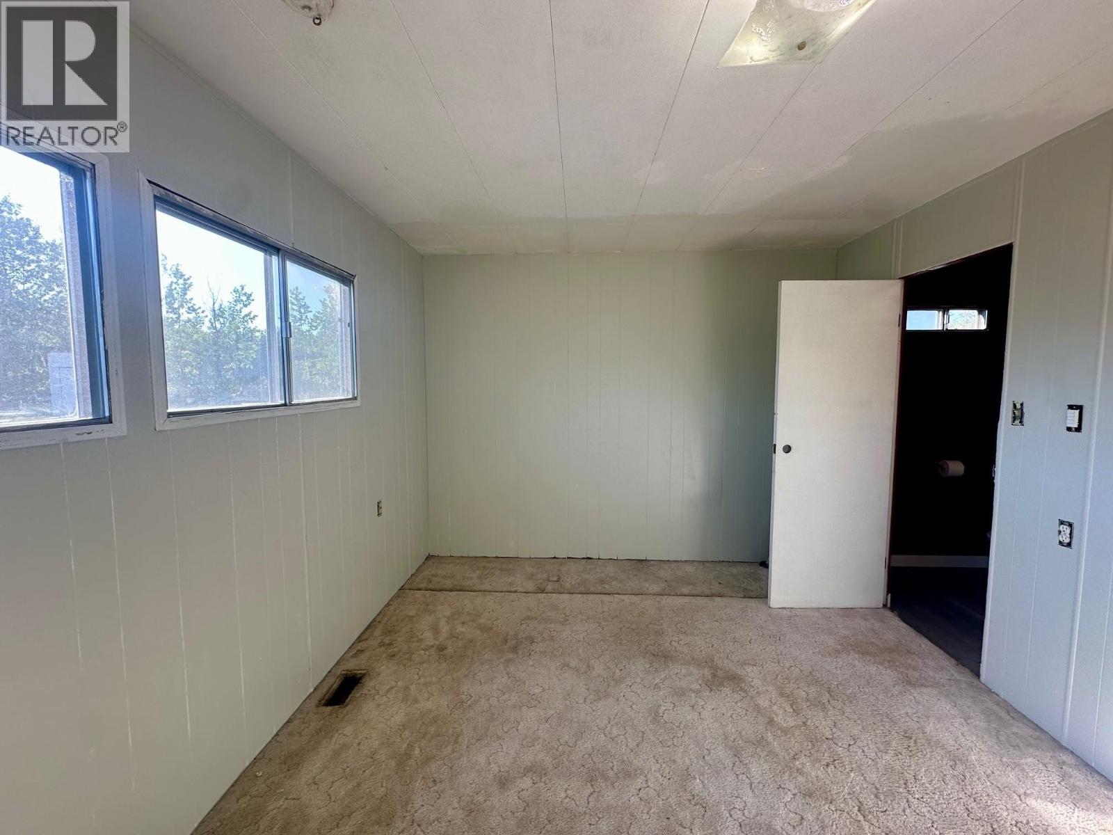693 OAK ROAD, Vanderhoof