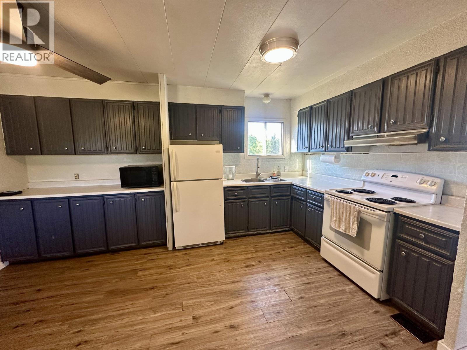 693 OAK ROAD, Vanderhoof