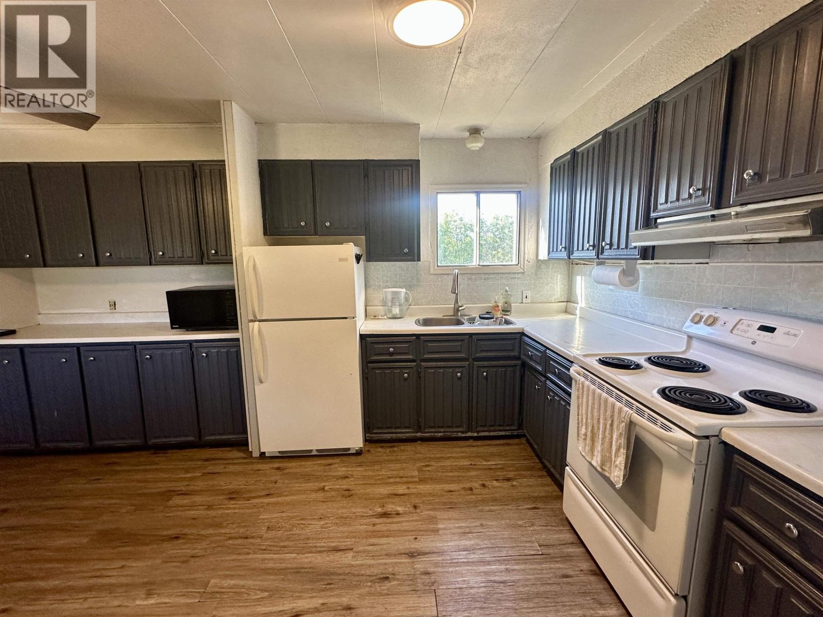 693 OAK ROAD, Vanderhoof