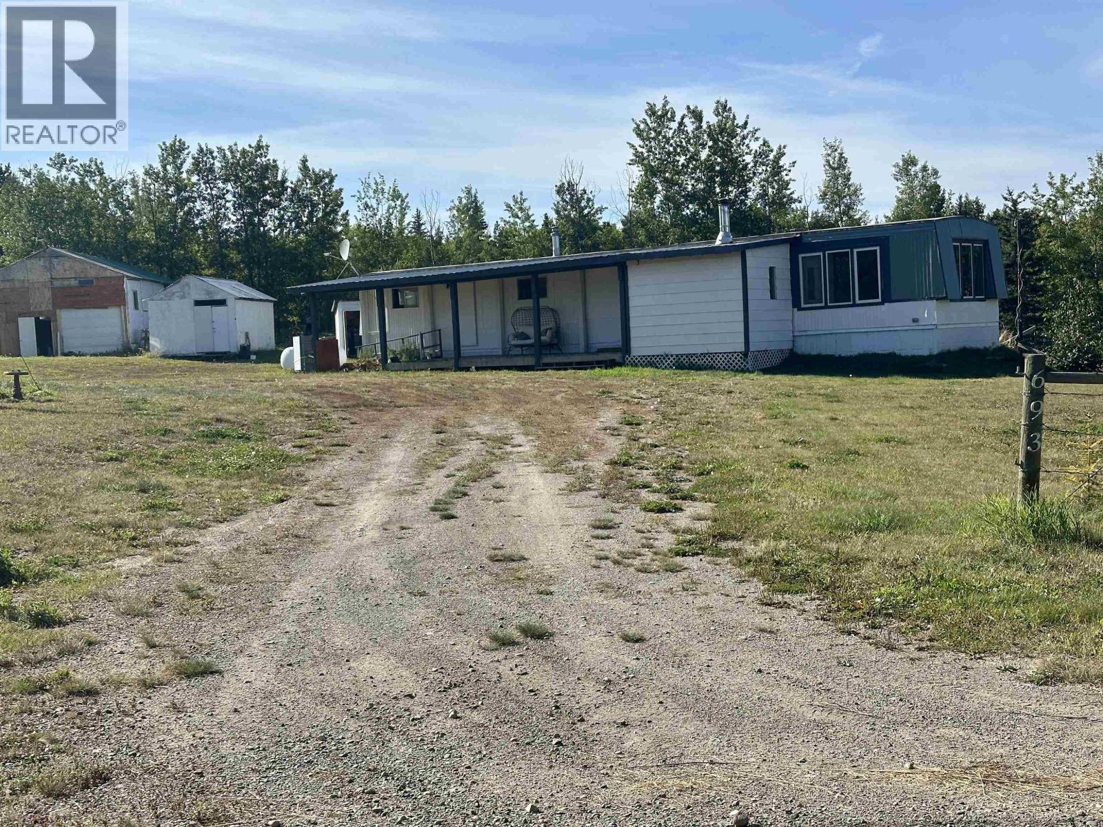 693 OAK ROAD, Vanderhoof