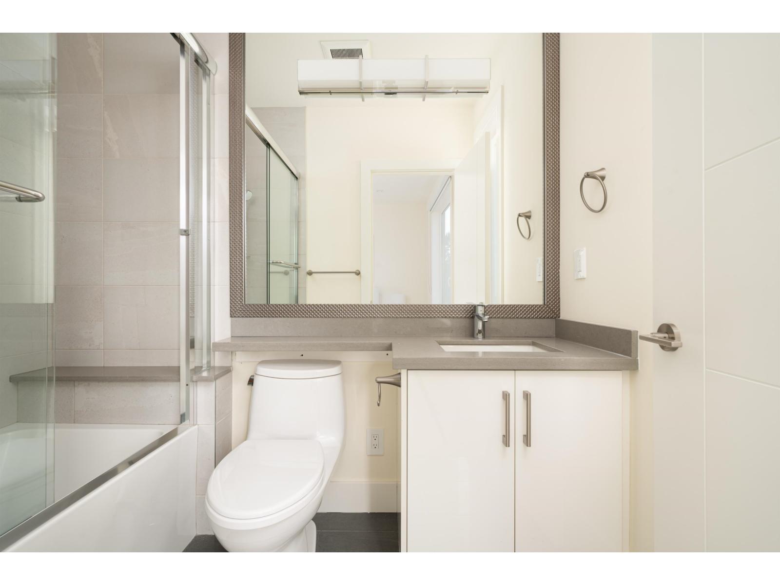 13600 BLACKBURN AVENUE, White Rock