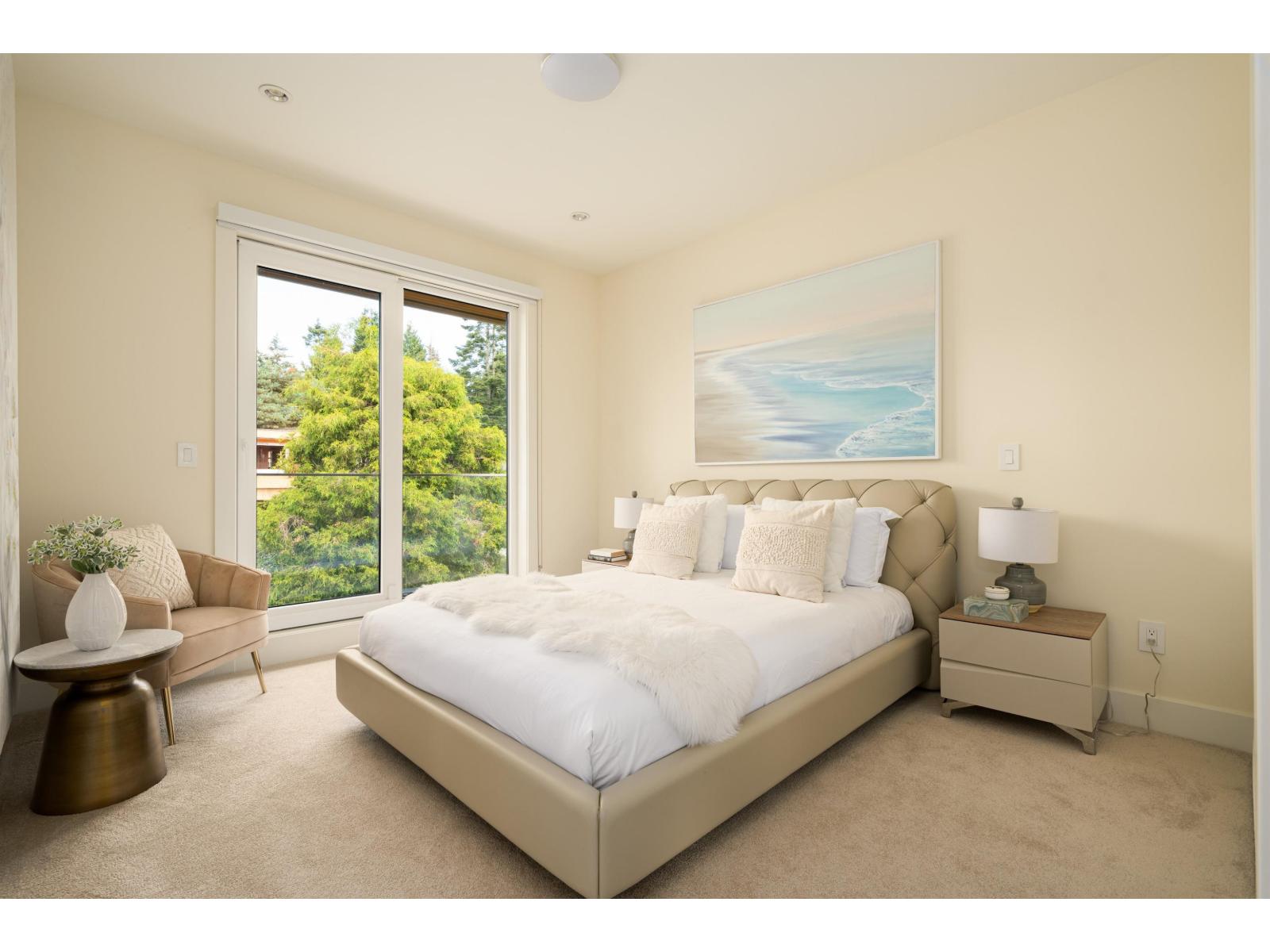 13600 BLACKBURN AVENUE, White Rock