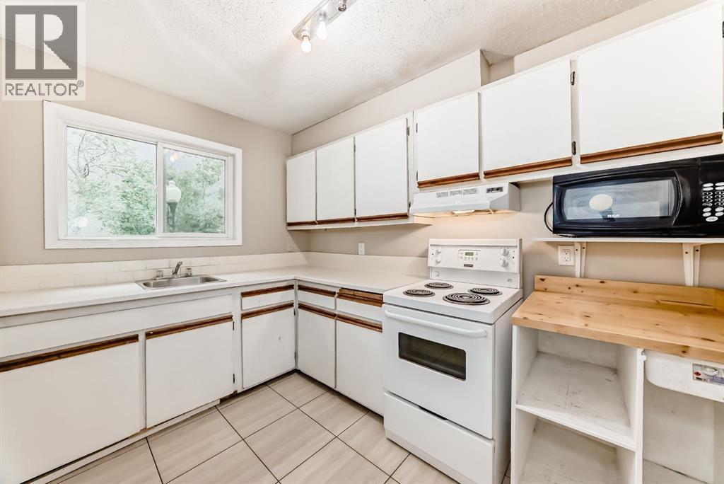 Single Family House for Sale in    Avenue SE Acadia Calgary 