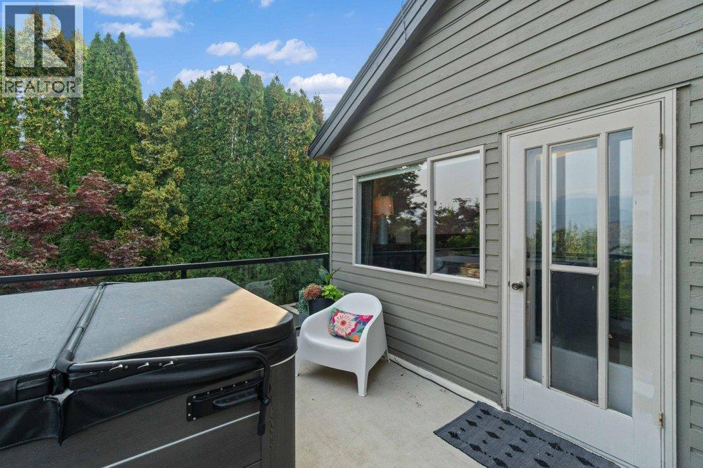2221 Sunset Point, Blind Bay