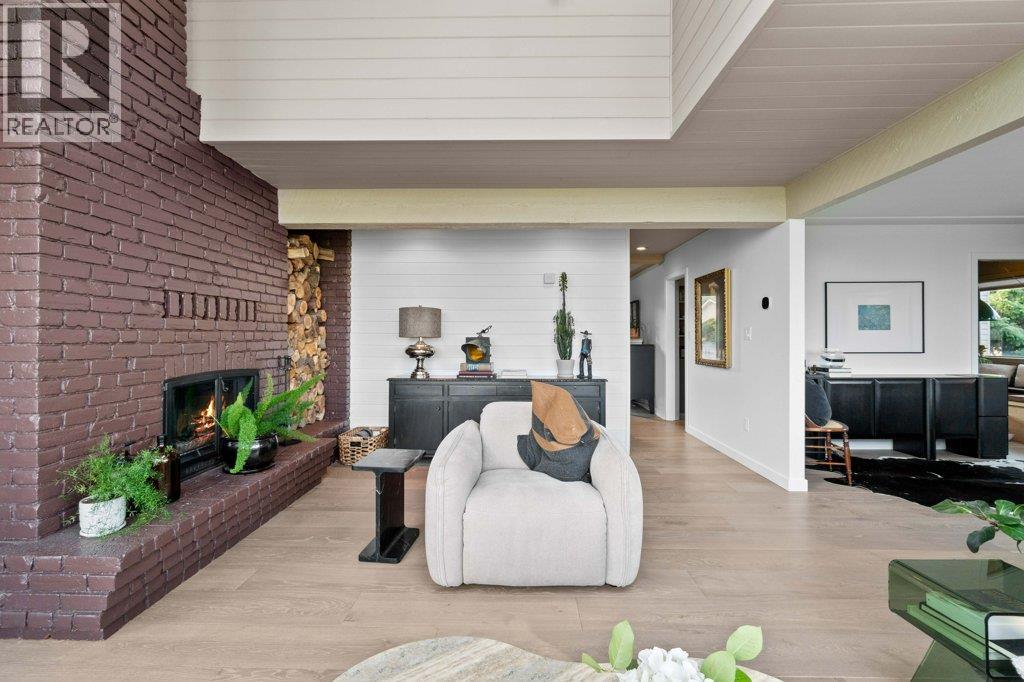 2221 Sunset Point, Blind Bay