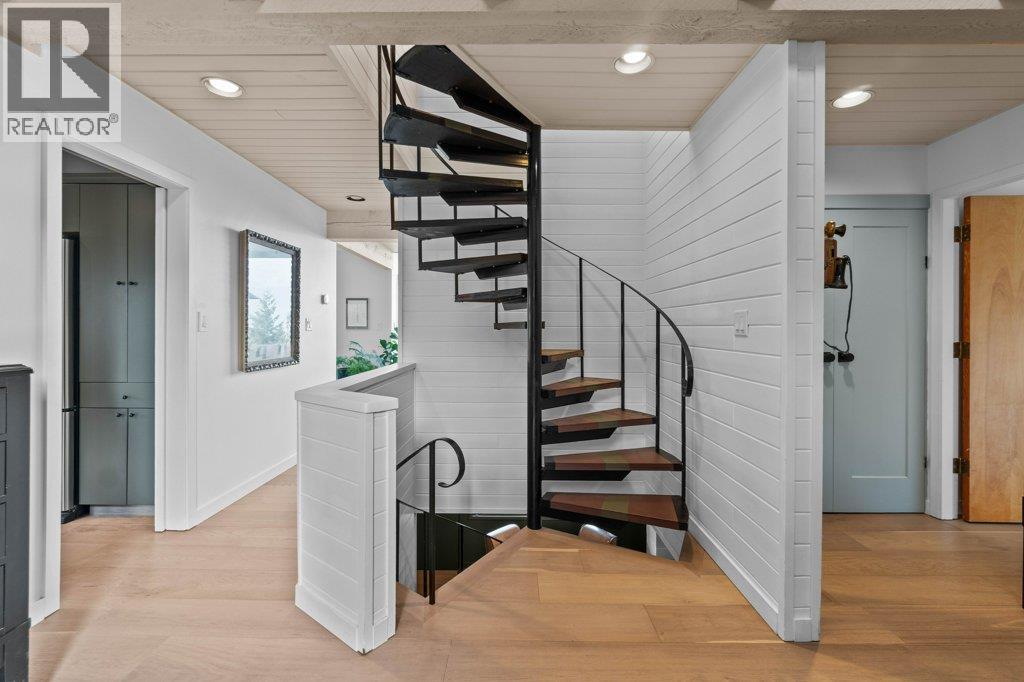 2221 Sunset Point, Blind Bay