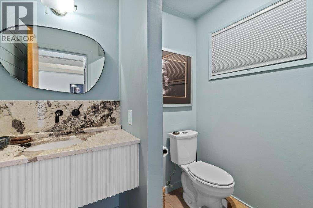 2221 Sunset Point, Blind Bay