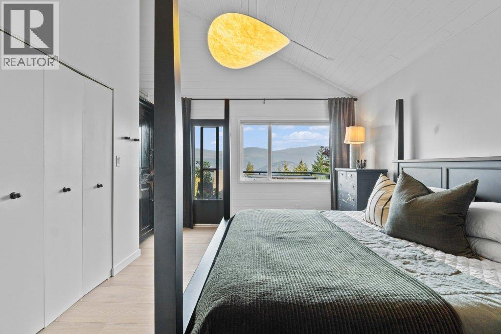 2221 Sunset Point, Blind Bay