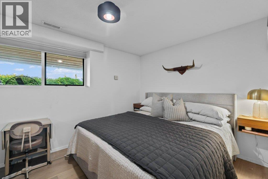 2221 Sunset Point, Blind Bay