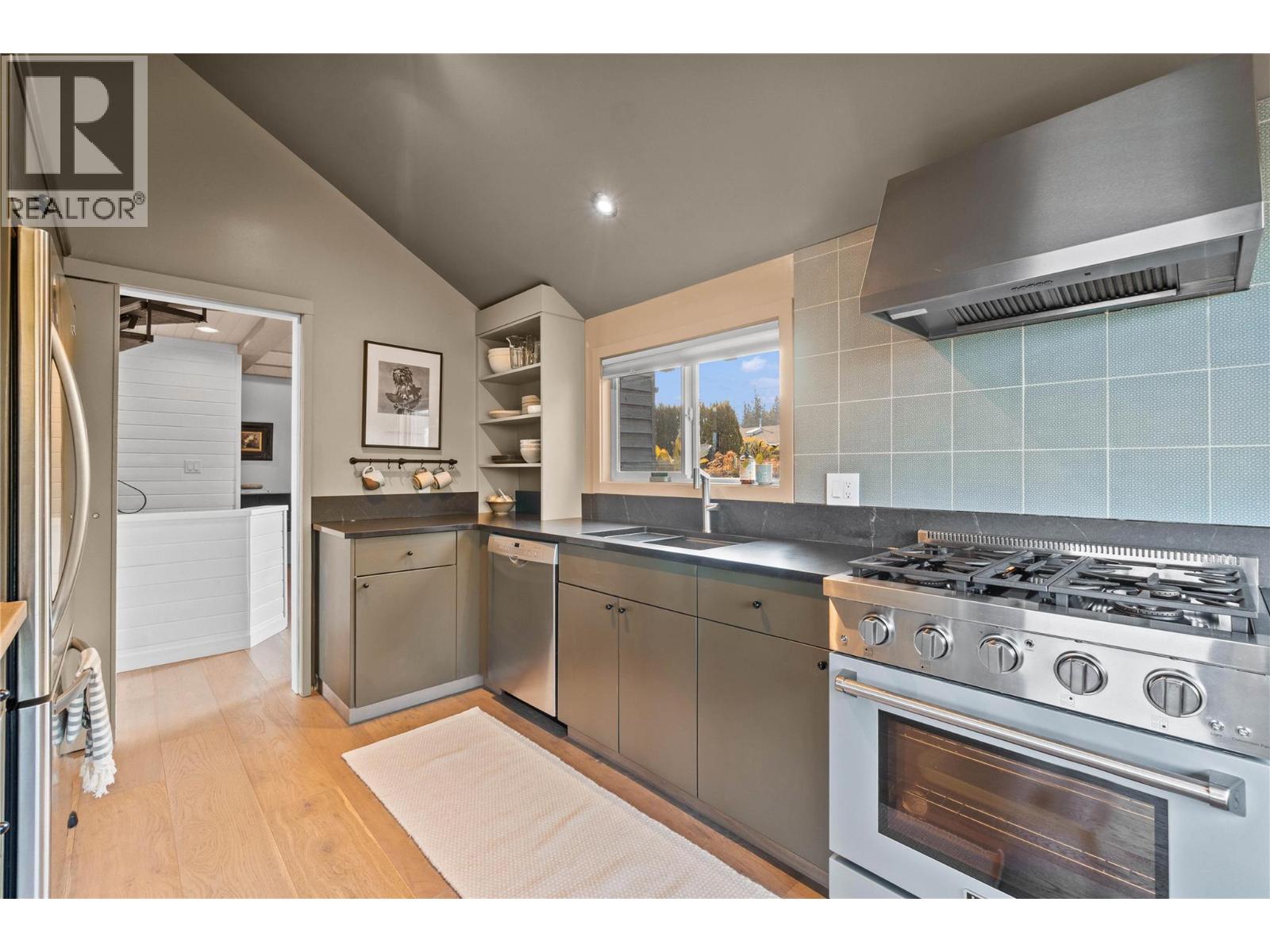 2221 Sunset Point, Blind Bay
