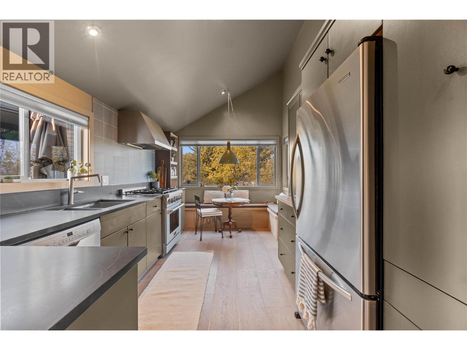2221 Sunset Point, Blind Bay