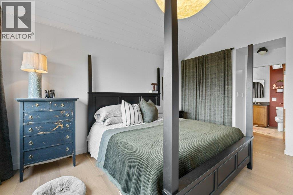 2221 Sunset Point, Blind Bay