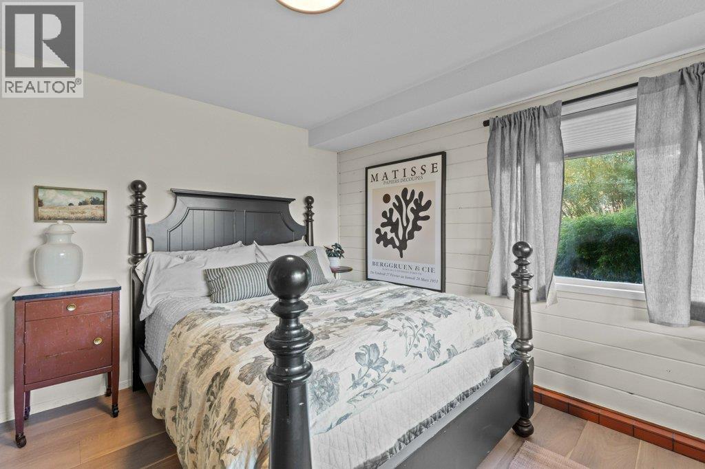 2221 Sunset Point, Blind Bay