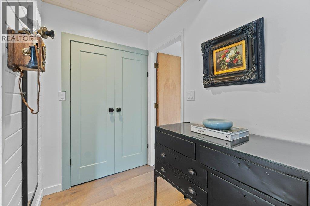 2221 Sunset Point, Blind Bay
