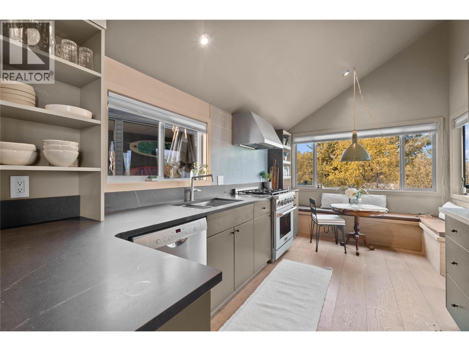 2221 Sunset Point, Blind Bay