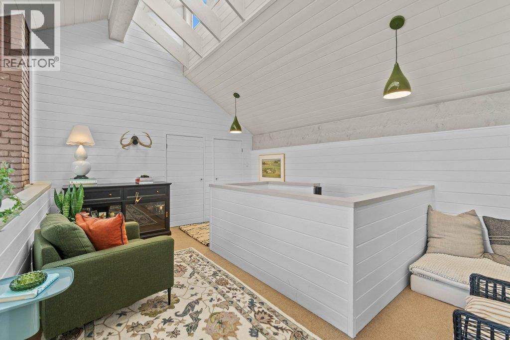 2221 Sunset Point, Blind Bay