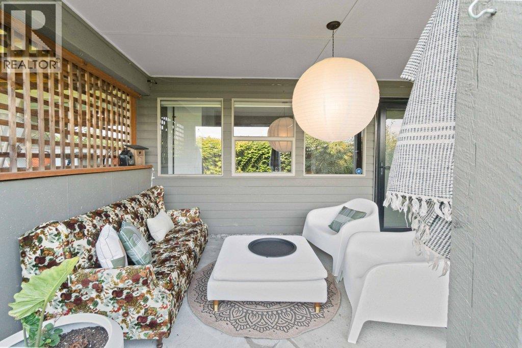 2221 Sunset Point, Blind Bay