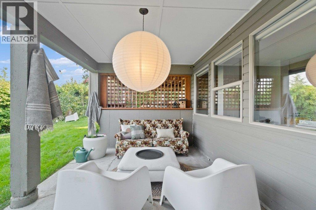 2221 Sunset Point, Blind Bay