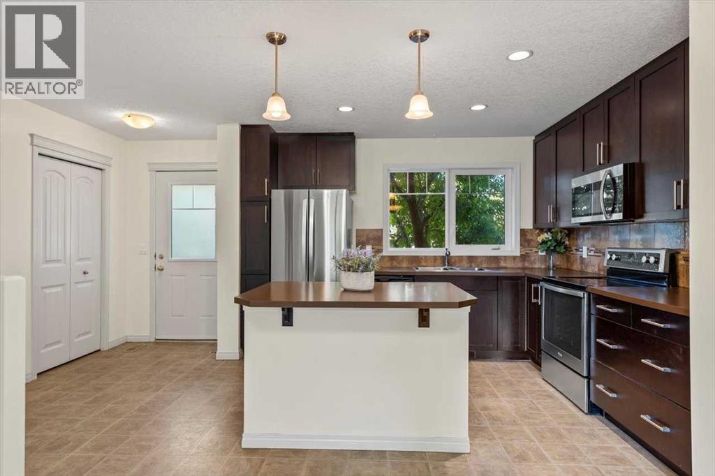 Single Family House for Sale in  Chaparral Valley Drive SE Chaparral Calgary 
