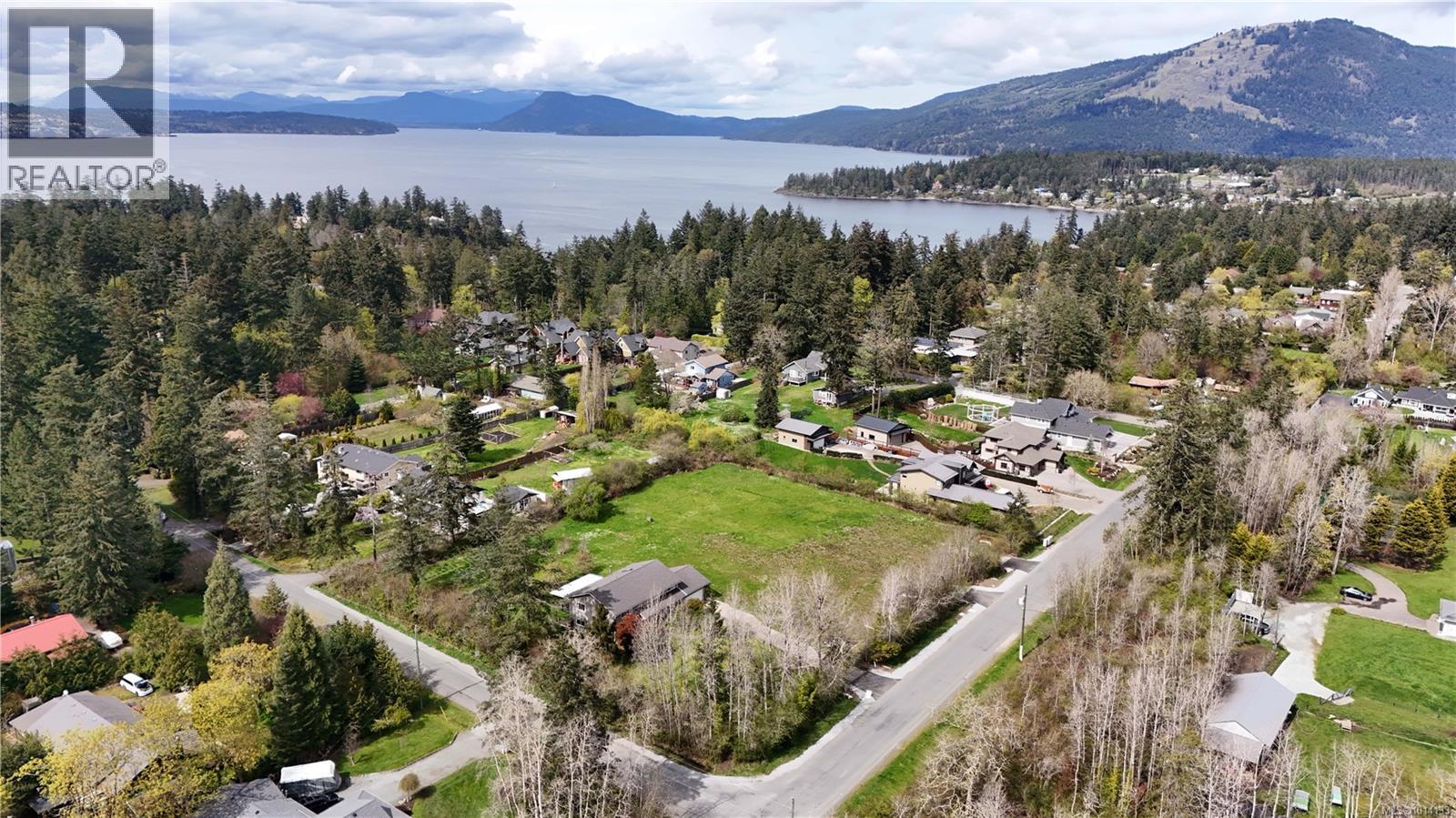 10820 Derrick Rd, North Saanich