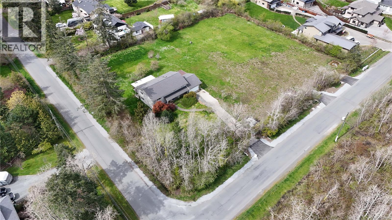 10820 Derrick Rd, North Saanich