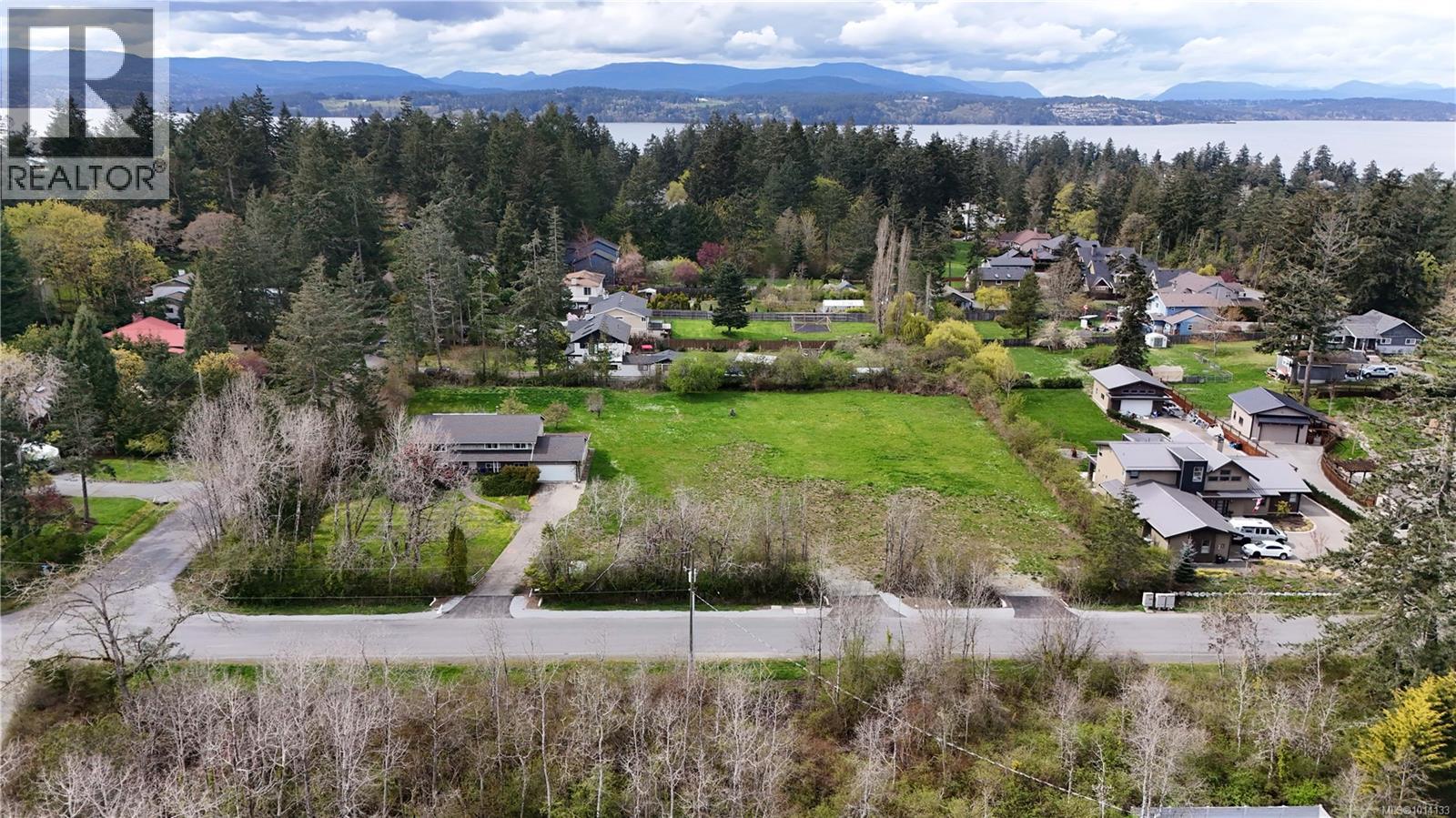 10820 Derrick Rd, North Saanich