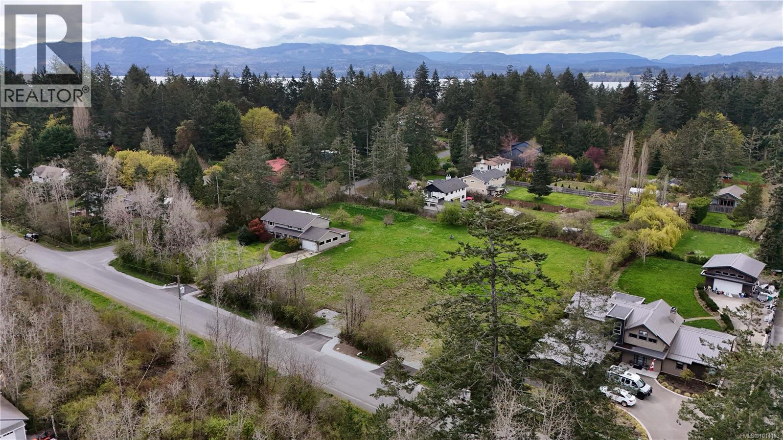 10820 Derrick Rd, North Saanich