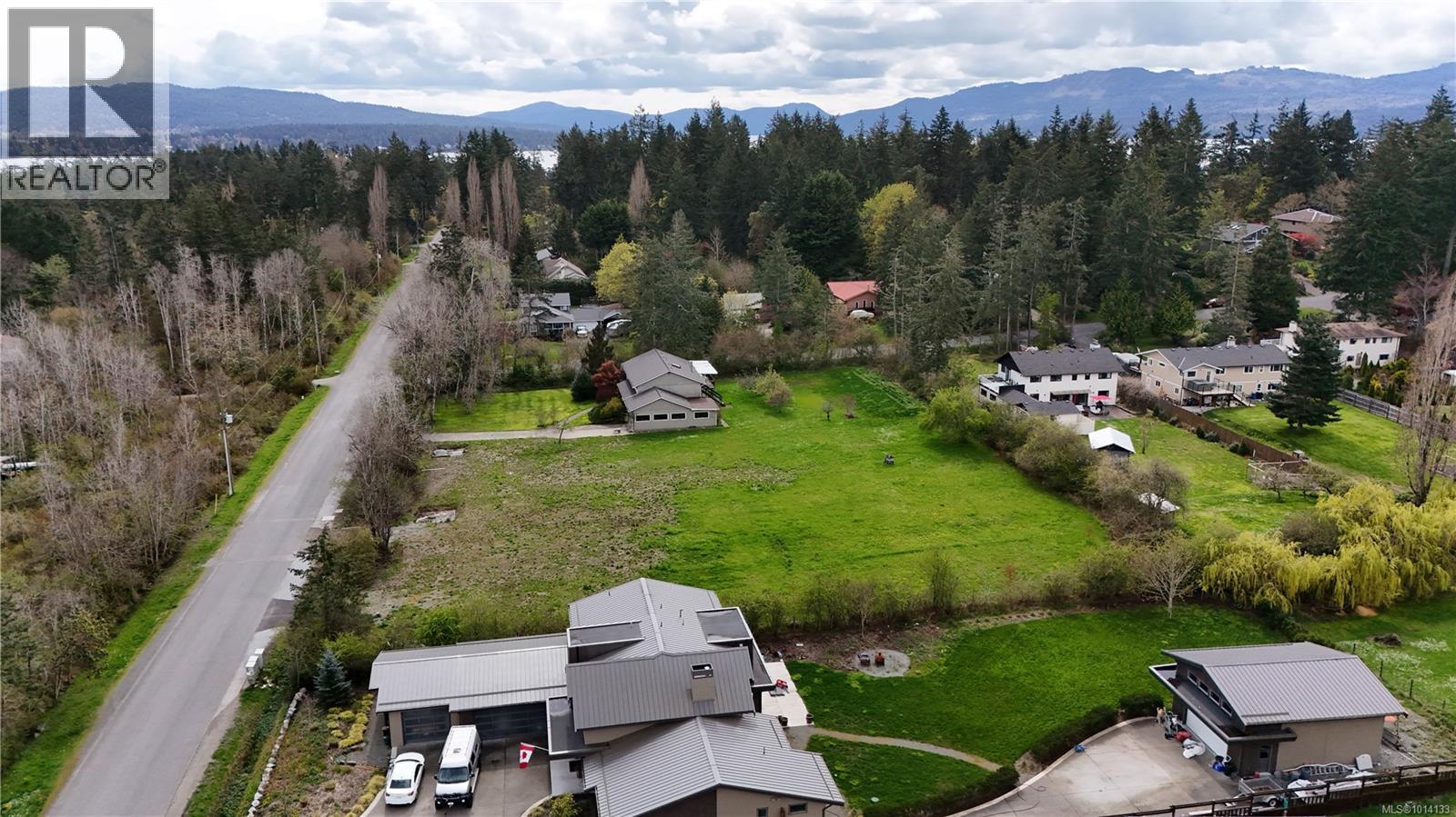 10820 Derrick Rd, North Saanich