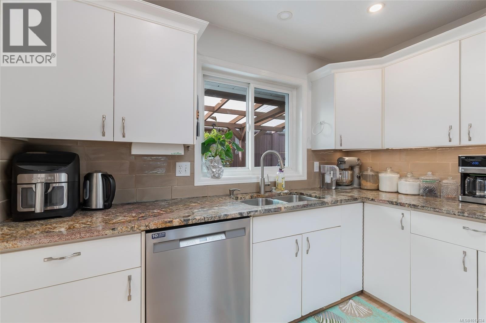 697 Woodburn St, Parksville