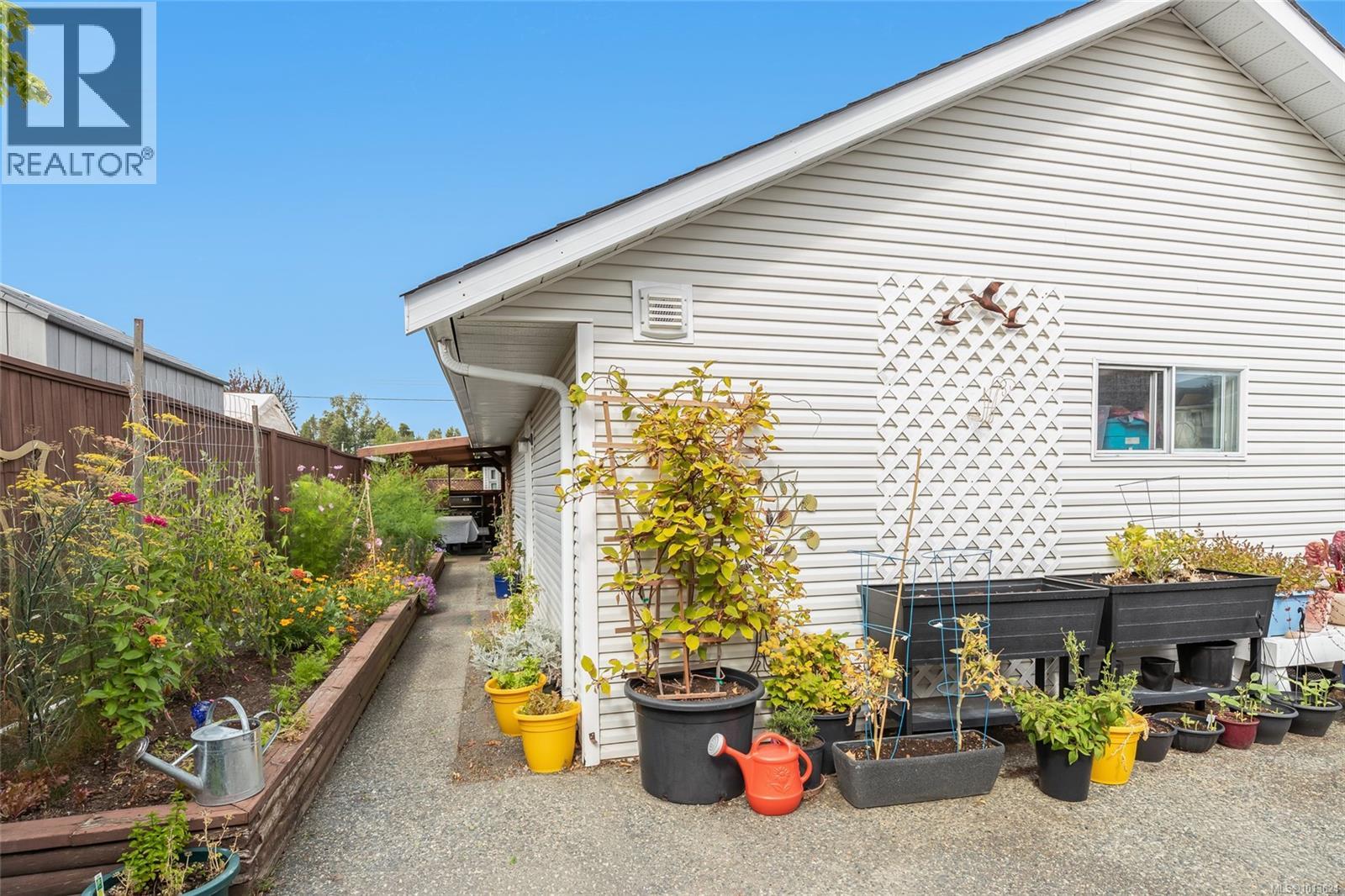 697 Woodburn St, Parksville