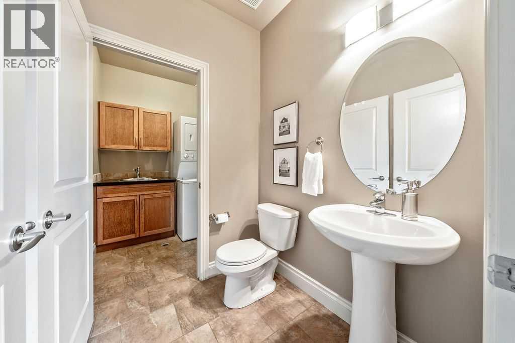 Single Family House for Sale in    Avenue NW West Hillhurst Calgary 