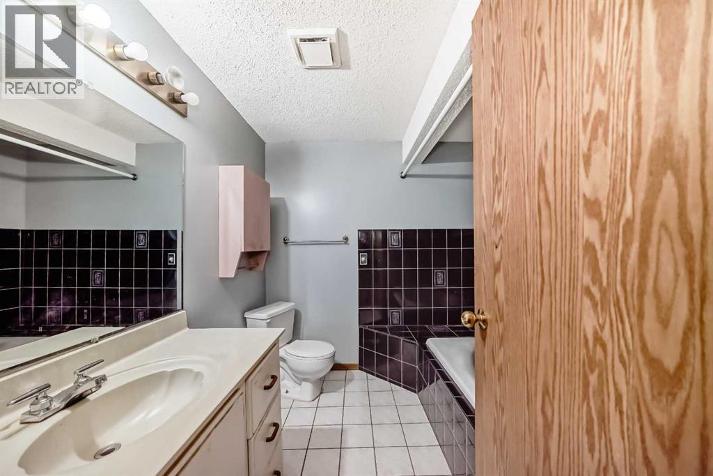 Single Family House Bi-level for Sale in  Martinwood Road NE Martindale Calgary 