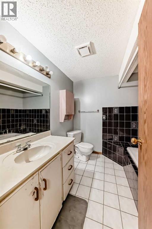 Single Family House Bi-level for Sale in  Martinwood Road NE Martindale Calgary 