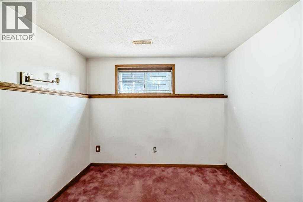 Single Family House Bi-level for Sale in  Martinwood Road NE Martindale Calgary 