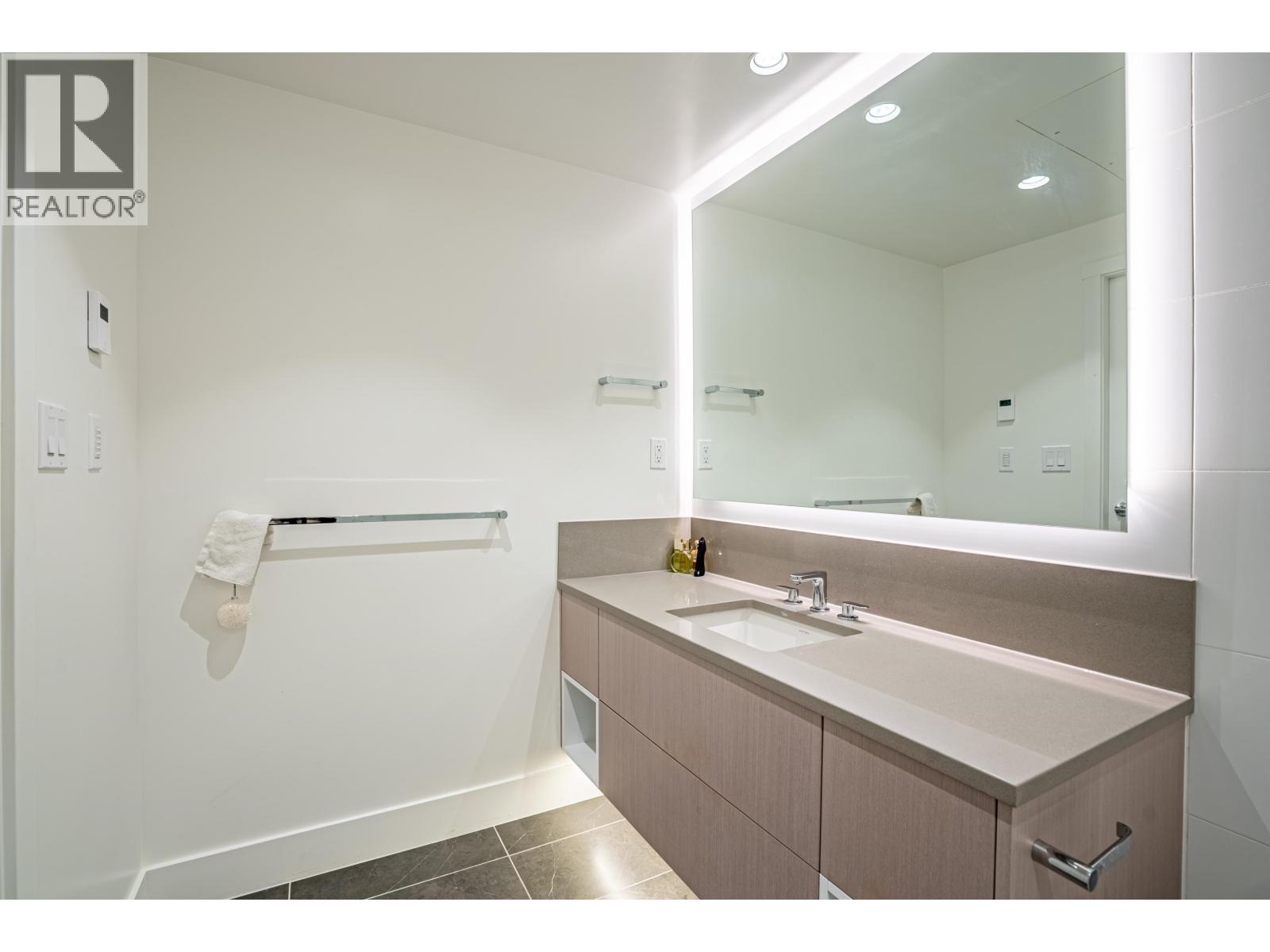 1601 1632 LIONS GATE LANE, North Vancouver