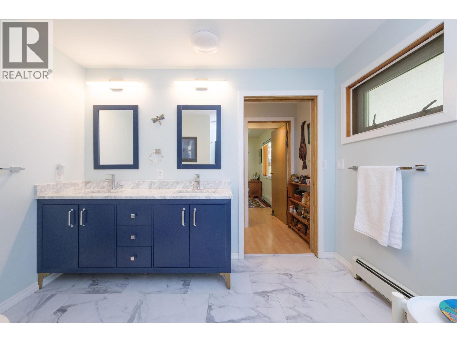 3318 LINWOOD ROAD, Roberts Creek