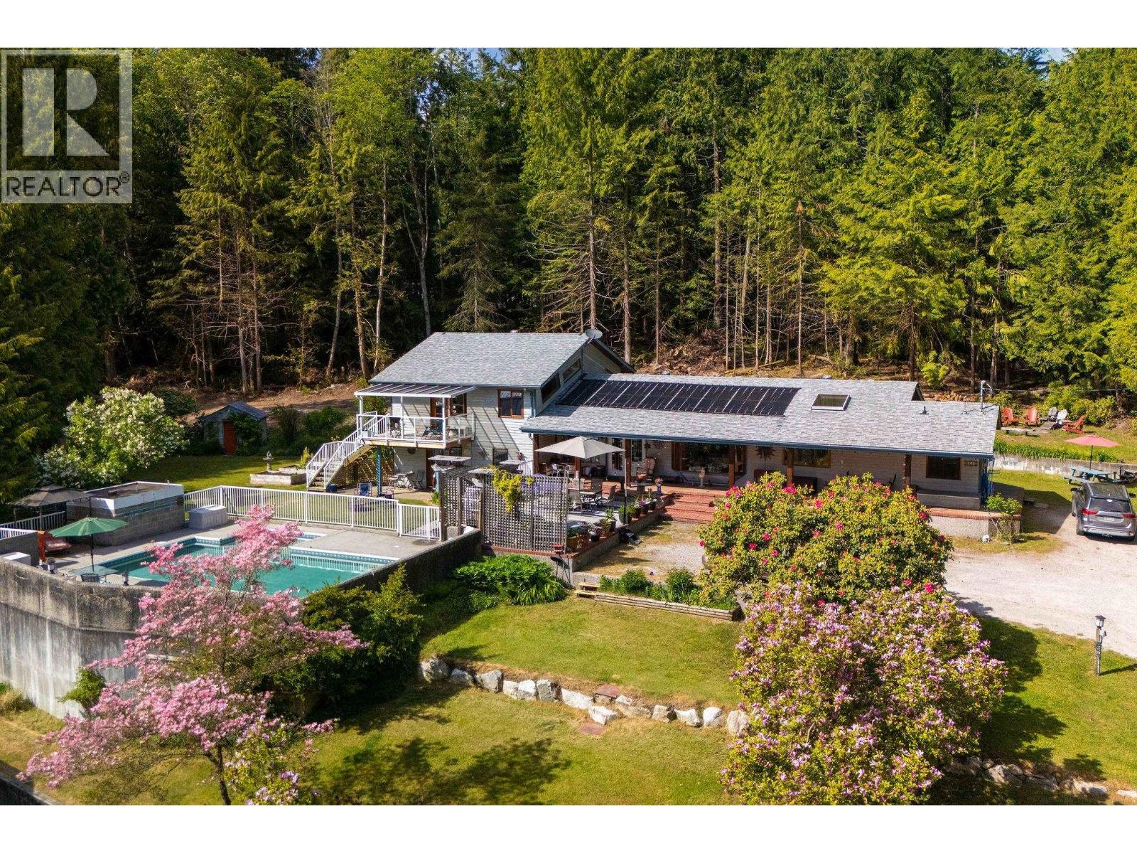 3318 LINWOOD ROAD, Roberts Creek