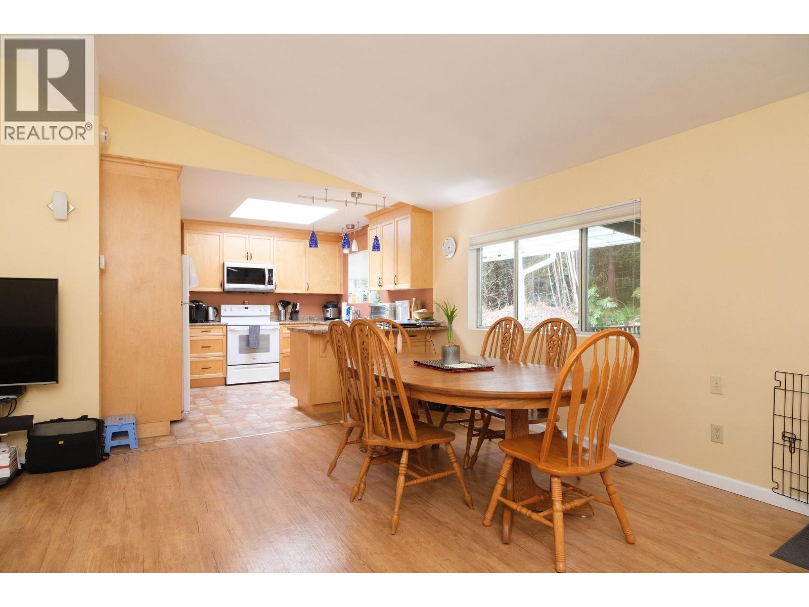 3318 LINWOOD ROAD, Roberts Creek