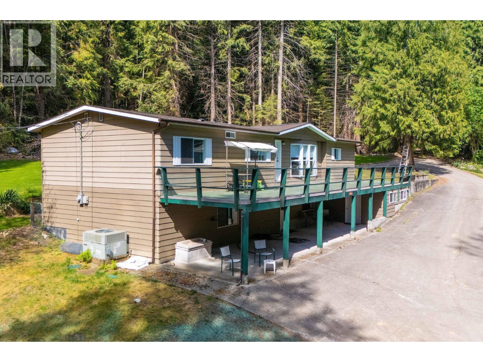 3318 LINWOOD ROAD, Roberts Creek